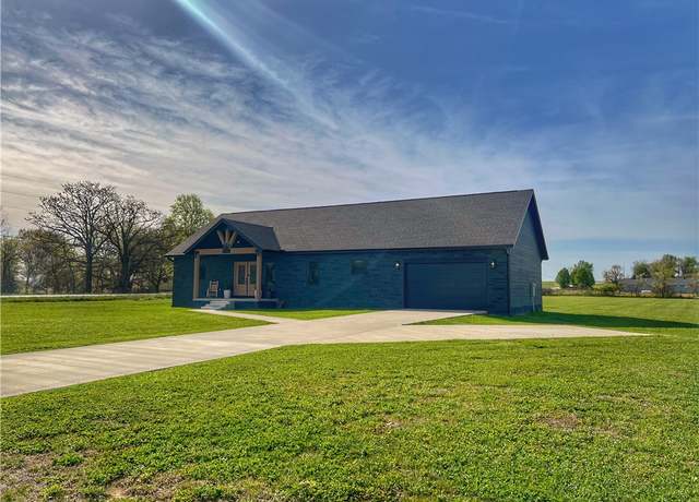 Property at 10919 Hill Country Rd, Harrison, AR 72601, 3 beds, 2 baths