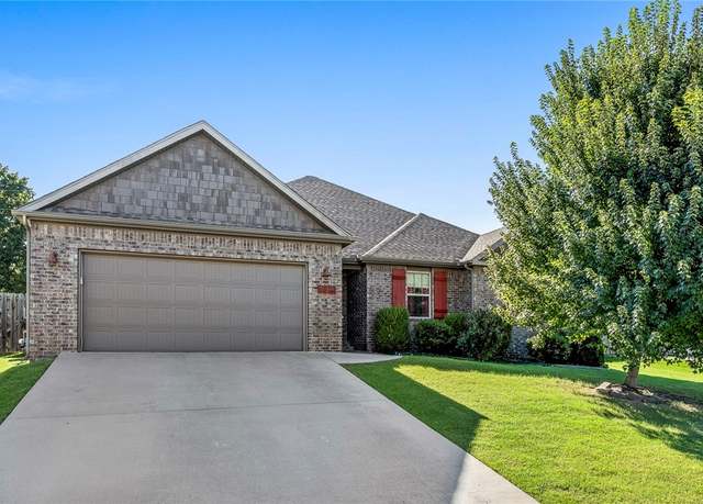 Property at 720 Hawthorn, Centerton, AR 72719, 4 beds, 2 baths