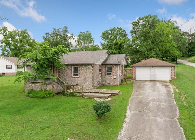 Property at 4220 S 7 Hwy, Harrison, AR 72601, 3 beds, 2 baths