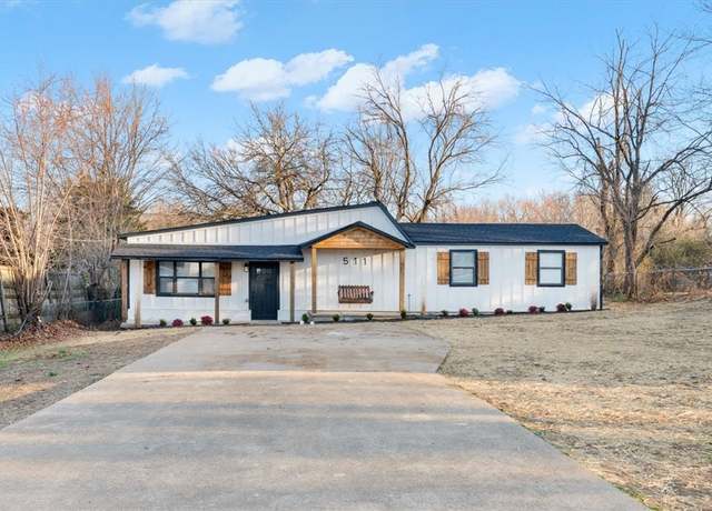 Property at 511 W North St, Lincoln, AR 72701, 4 beds, 2.5 baths