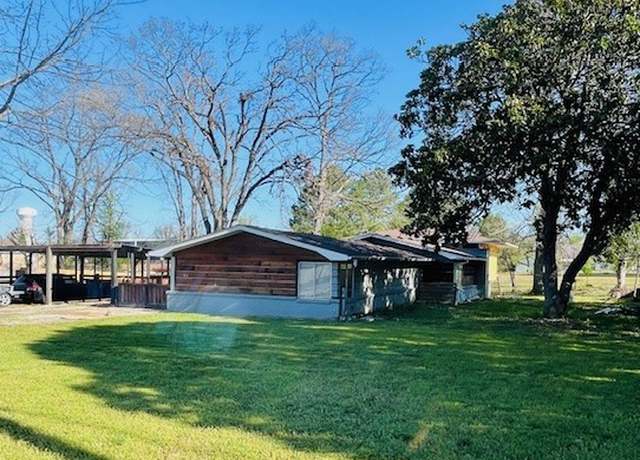 Property at 1110 NW 7th St, Bentonville, AR 72712, 5 beds, 2 baths