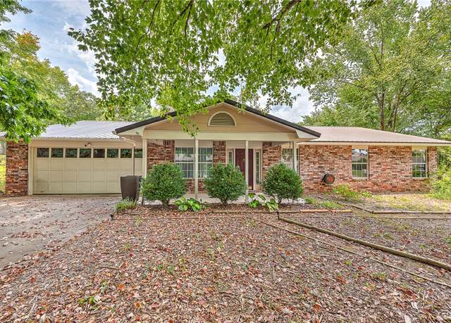 Property at 4261 N Taliesin Ln, Fayetteville, AR 72703, 4 beds, 2 baths