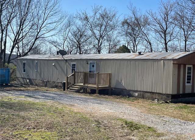 Property at 4049 Parsons Rd, Springdale, AR 72764, 3 beds, 2 baths