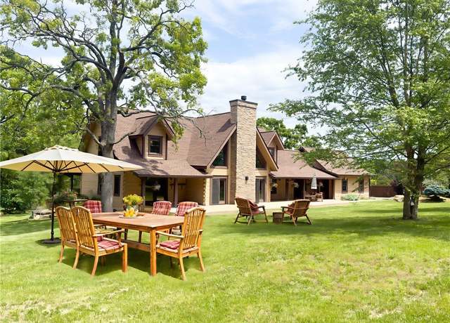 Property at 463 County Road 2281, Eureka Springs, AR 72631, 3 beds, 2.5 baths