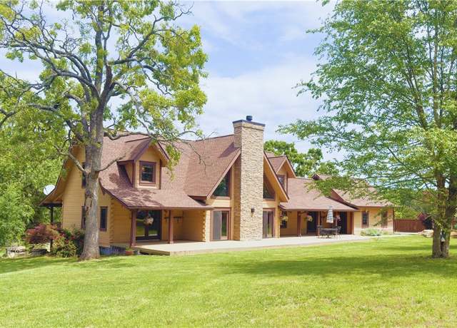 Property at 463 County Road 2281, Eureka Springs, AR 72631, 3 beds, 2.5 baths