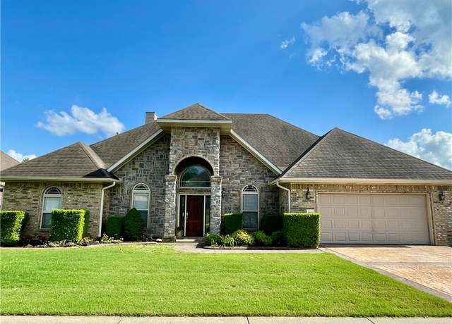 Property at 4545 W Flagstick Dr, Fayetteville, AR 72704, 4 beds, 3 baths