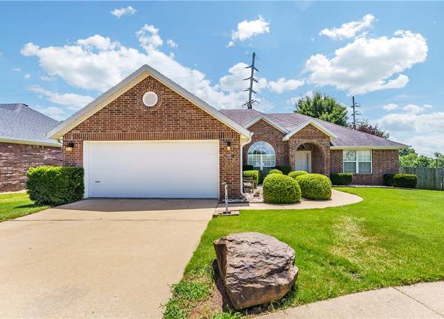 Property at 2807 Foxwood Dr, Springdale, AR 72762, 3 beds, 2 baths
