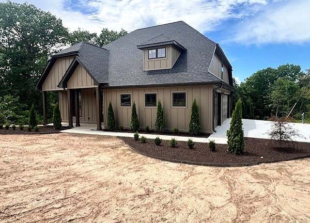 Property at 262 Kinross Dr, Bella Vista, AR 72715, 3 beds, 2.5 baths