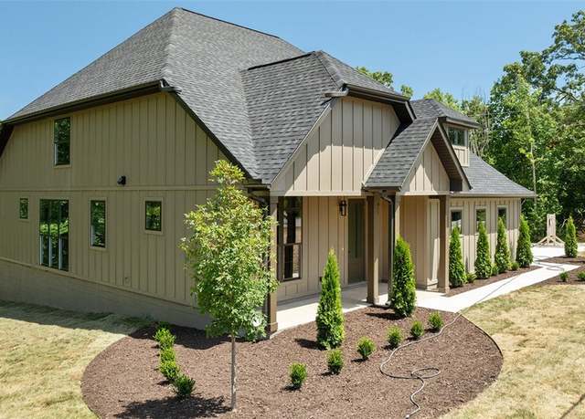 Property at 262 Kinross Dr, Bella Vista, AR 72715, 3 beds, 2.5 baths