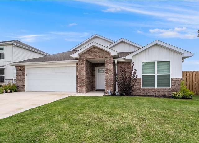 Property at 550 Snapdragon Dr, Centerton, AR 72719, 3 beds, 2 baths