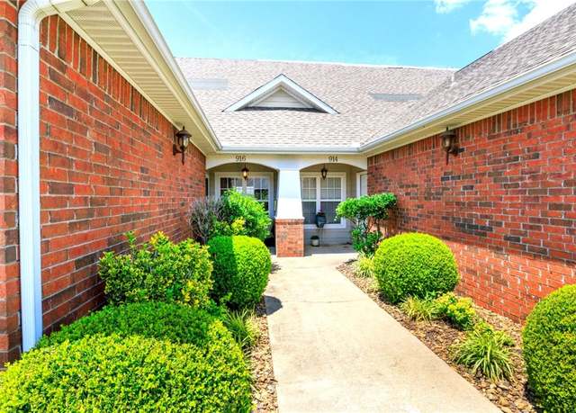 Property at 916 Lafayette St, Rogers, AR 72758, 4 beds, 2 baths