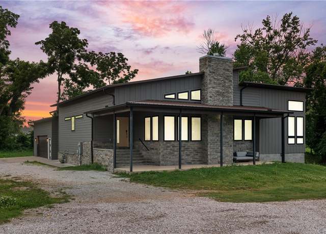 Property at 517 Hook St, Bentonville, AR 72712, 5 beds, 3 baths