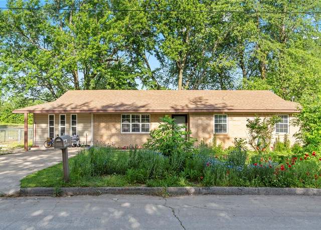 Property at 405 Stapleton Pl, Lincoln, AR 72744, 3 beds, 1.5 baths