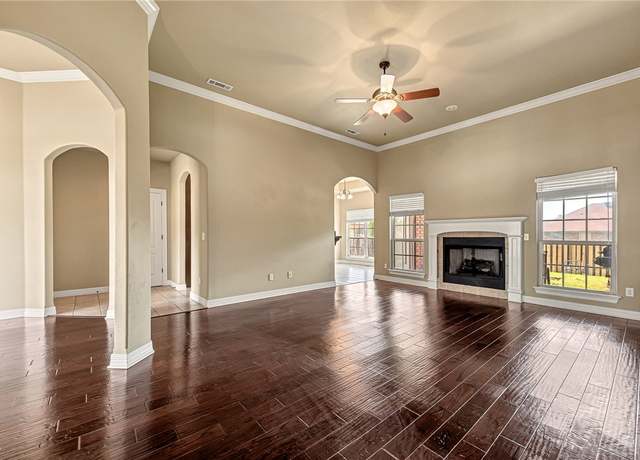 Property at 250 Halleck Coach Rd, Centerton, AR 72719, 4 beds, 2 baths