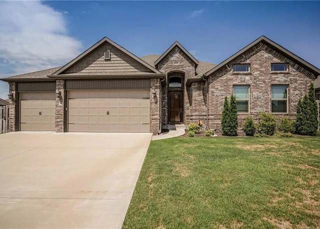 Property at 6304 S 57th St, Rogers, AR 72758, 3 beds, 2.5 baths