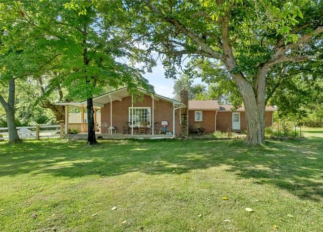 Property at 101 Carter Ln, Elkins, AR 72727, 3 beds, 2 baths