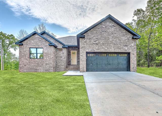 Property at 4 Lothian Dr, Bella Vista, AR 72715, 2 beds, 2 baths
