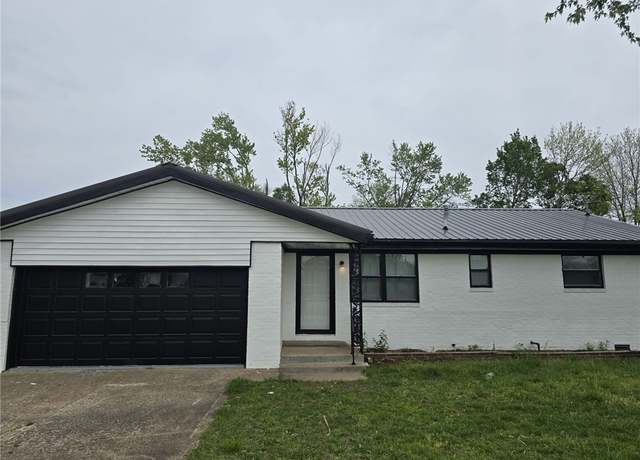 Property at 105 SE 14th St, Bentonville, AR 72712, 2 beds, 1.5 baths