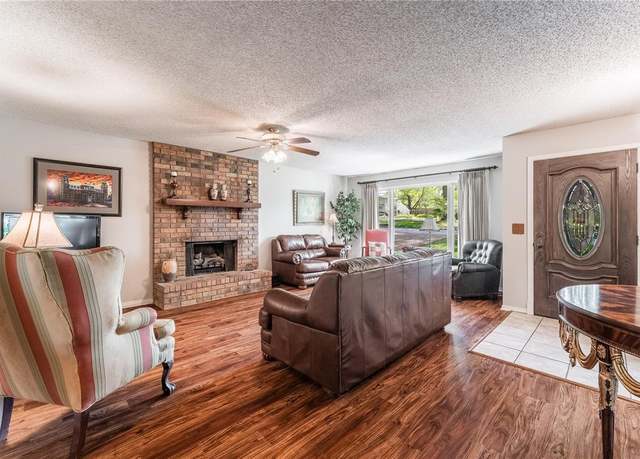 Property at 729 Rockcliff, Fayetteville, AR 72701, 4 beds, 2 baths