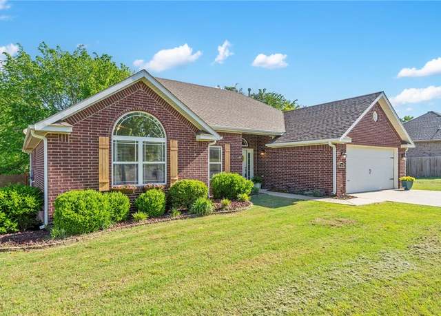 Property at 3540 W Clearwood Dr, Fayetteville, AR 72704, 3 beds, 2 baths
