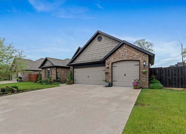Property at 5713 S 60th Pl, Rogers, AR 72758, 5 beds, 3.5 baths