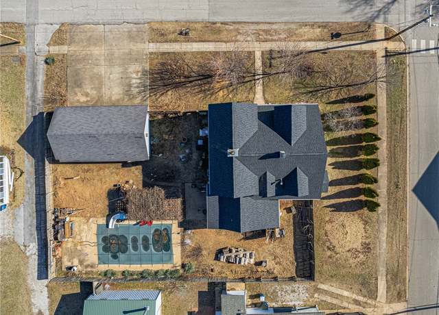 Property at 501 NW C St, Bentonville, AR 72712, 5 beds, 3 baths