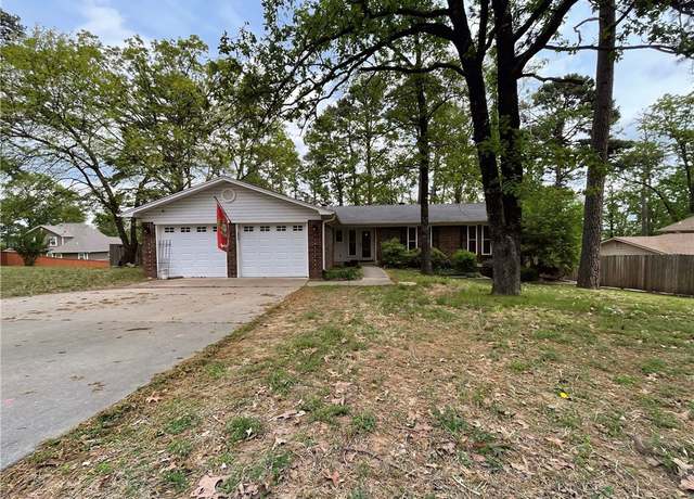 Property at 101 Canterbury Cir, Russellville, AR 72802, 3 beds, 2.5 baths