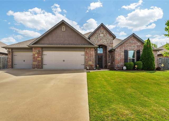 Property at 5605 S 60th Pl, Rogers, AR 72758, 4 beds, 3.5 baths