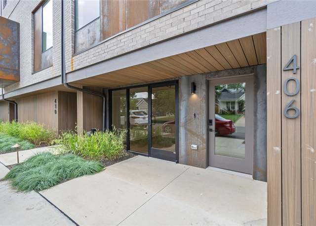 Property at 406 SE G St, Bentonville, AR 72712, 2 beds, 2 baths