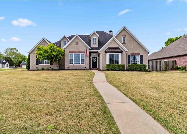 Property at 4355 Troon Dr, Fayetteville, AR 72701, 5 beds, 3.5 baths