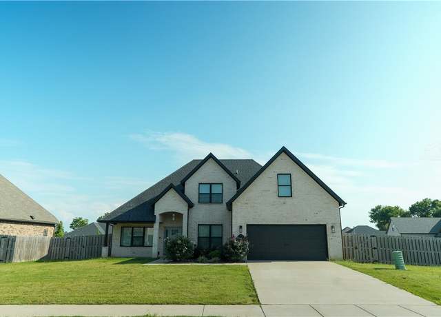 Property at 1100 Quailridge Way, Bentonville, AR 72713, 4 beds, 2.5 baths