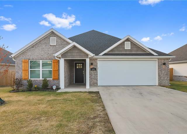 Property at 641 Wagon Wheel Ave, Fayetteville, AR 72704, 4 beds, 2 baths