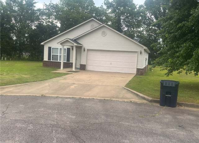 Property at 9 Cypress Ct, Clarksville, AR 72830, 3 beds, 2 baths