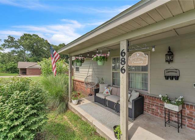 Property at 686 Limekiln Rd, Gravette, AR 72736, 3 beds, 2 baths