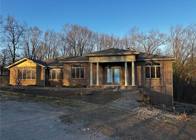 Property at 1 Barrow Cir, Bella Vista, AR 72715, 3 beds, 2 baths