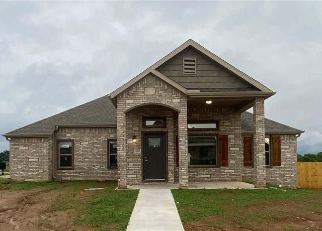 Property at 1912 Hale Ln, Pea Ridge, AR 72751, 3 beds, 2 baths