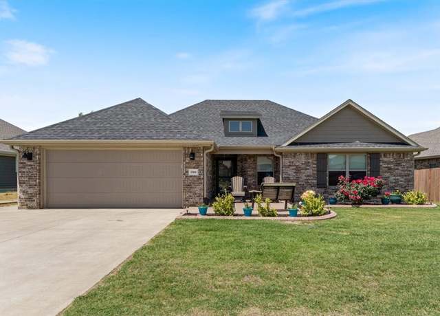 Property at 2204 N Kathryn Ln, Siloam Springs, AR 72761, 3 beds, 2 baths