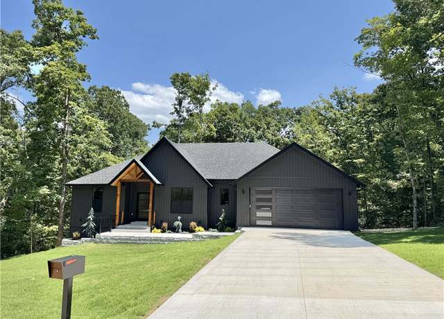 Property at 6 Oxenholme Ln, Bella Vista, AR 72714, 4 beds, 2 baths