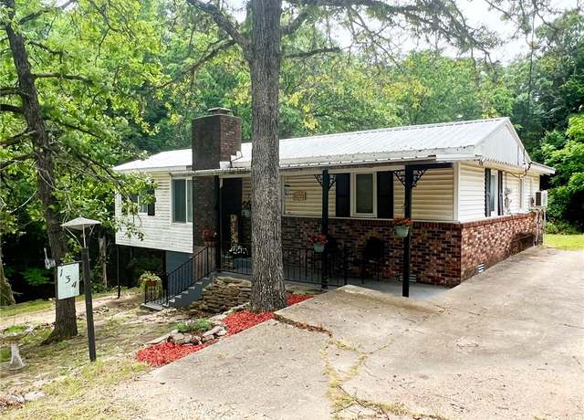 Property at 134 E Sherwood Dr, Lead Hill, AR 72644, 3 beds, 1 bath
