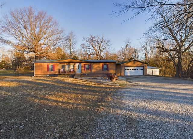 Property at 9893 206 Hwy, Harrison, AR 72601, 3 beds, 2 baths