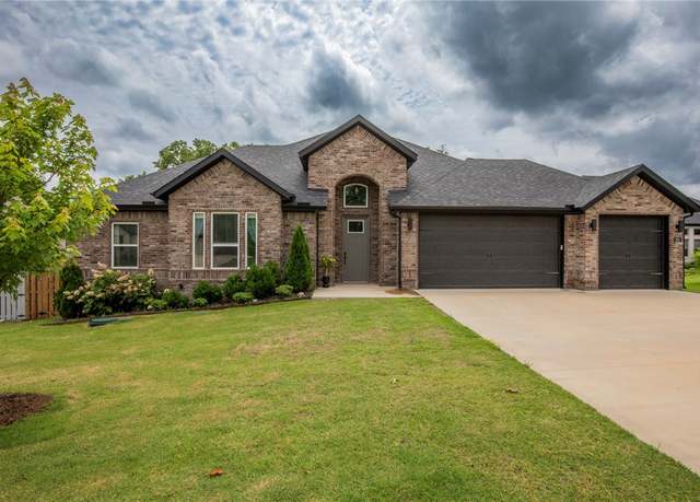 Property at 910 Red Oak Loop, Elm Springs, AR 72762, 5 beds, 3.5 baths