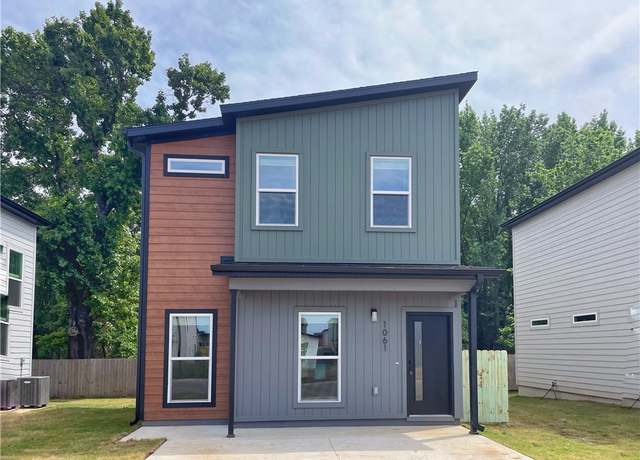 Property at 1061 Reading Railroad Ln, Bentonville, AR 72713, 2 beds, 2.5 baths
