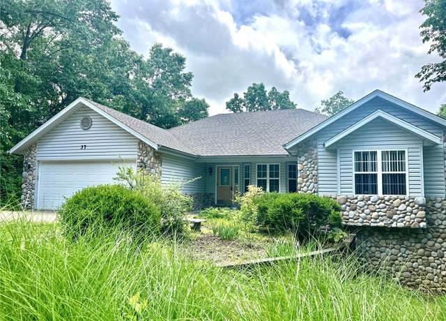 Property at 37 Retford Dr, Bella Vista, AR 72715, 3 beds, 2 baths