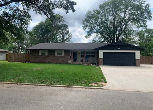 Property at 712 Carlton St, Springdale, AR 72762, 3 beds, 2 baths