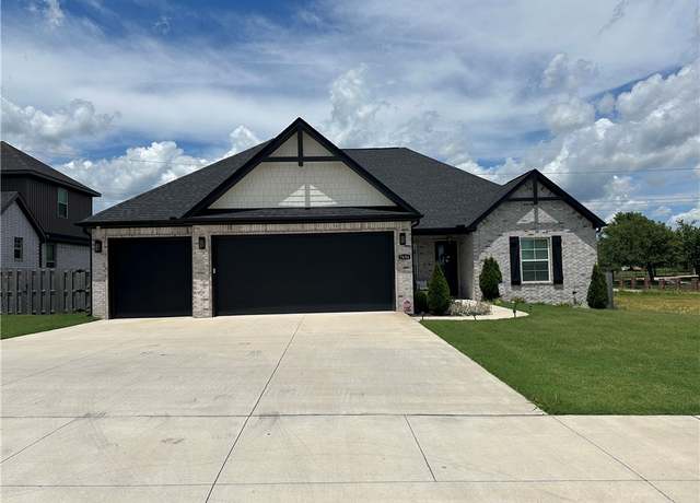 Property at 7634 Via Roma Ave, Springdale, AR 72762, 4 beds, 2.5 baths