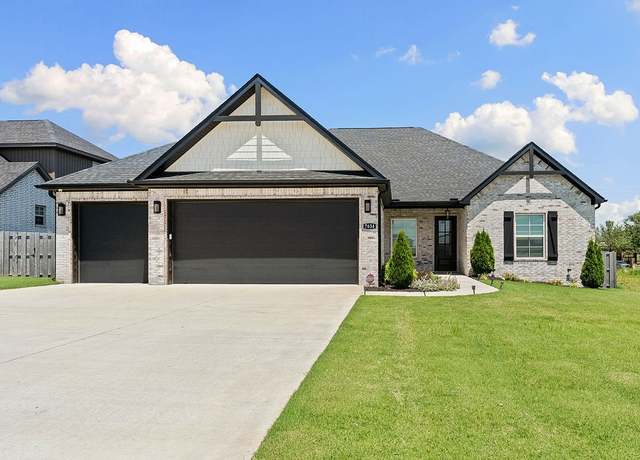 Property at 7634 Via Roma Ave, Springdale, AR 72762, 4 beds, 2.5 baths