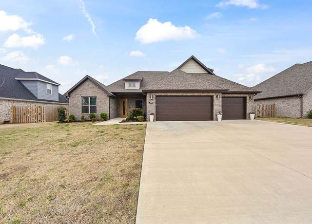 Property at 909 Pergola Ave, Springdale, AR 72762, 4 beds, 3 baths
