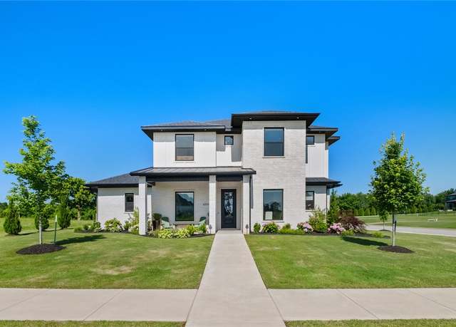 Property at 4204 S Exeter Dr, Rogers, AR 72758, 4 beds, 3.5 baths