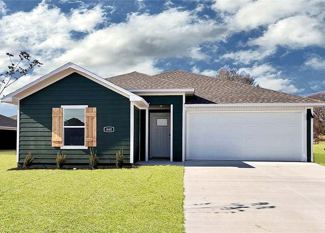 Property at 1412 NW 5th Ave, Highfill, AR 72734, 4 beds, 2 baths