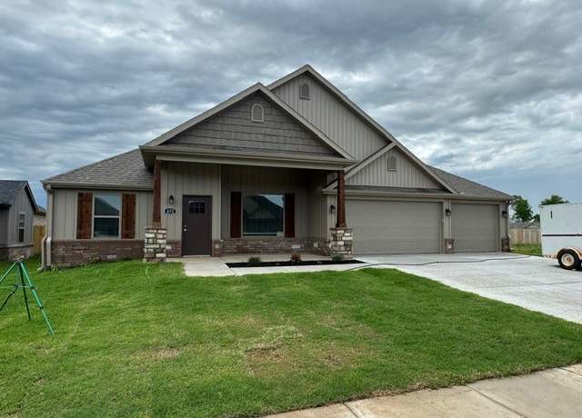 Property at 672 Baggett St, Prairie Grove, AR 72753, 3 beds, 2 baths